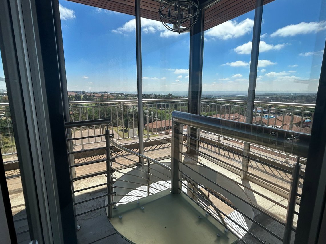 2 Bedroom Penthouse For Sale in Witbank