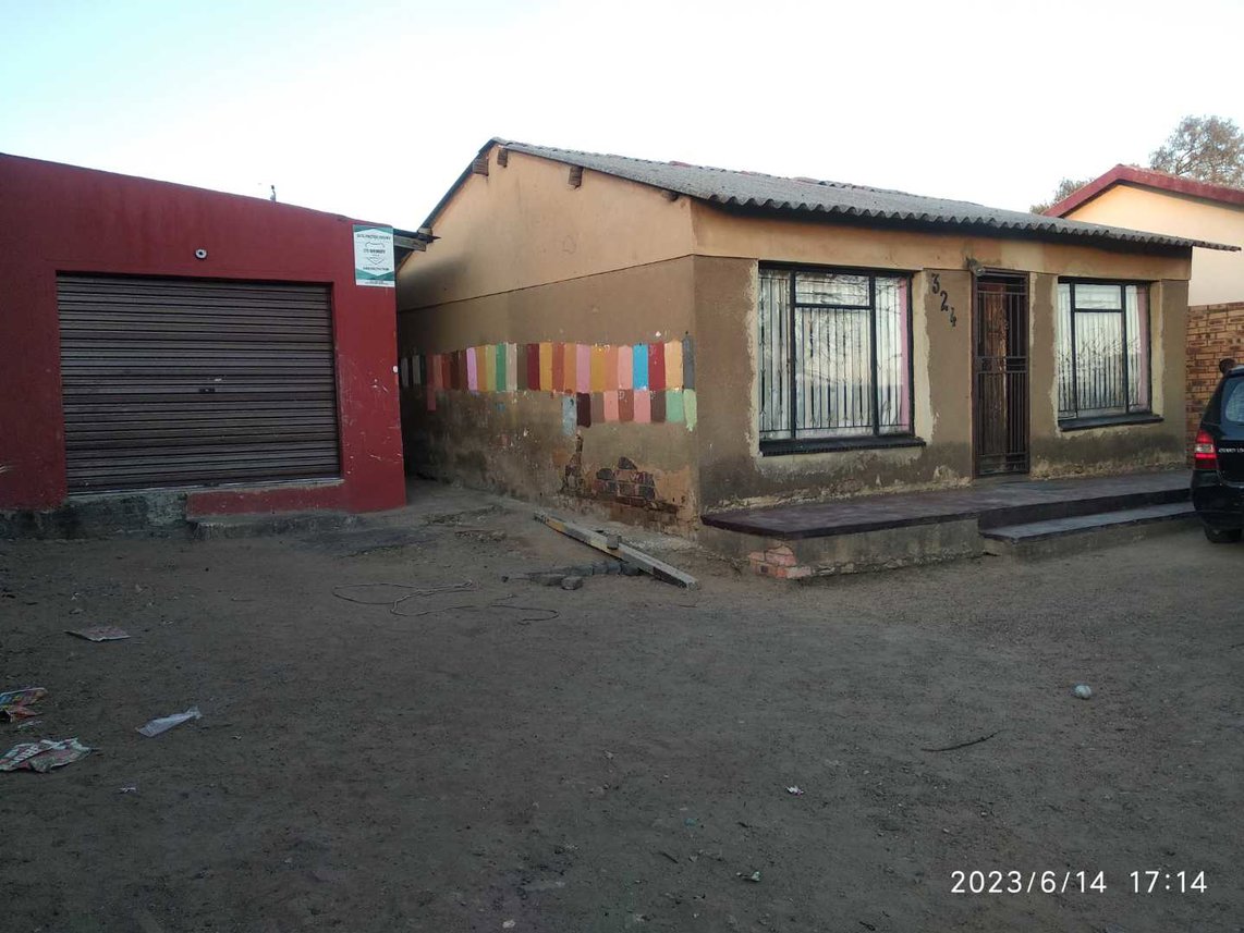 2 Bedroom House For Sale in Tembisa