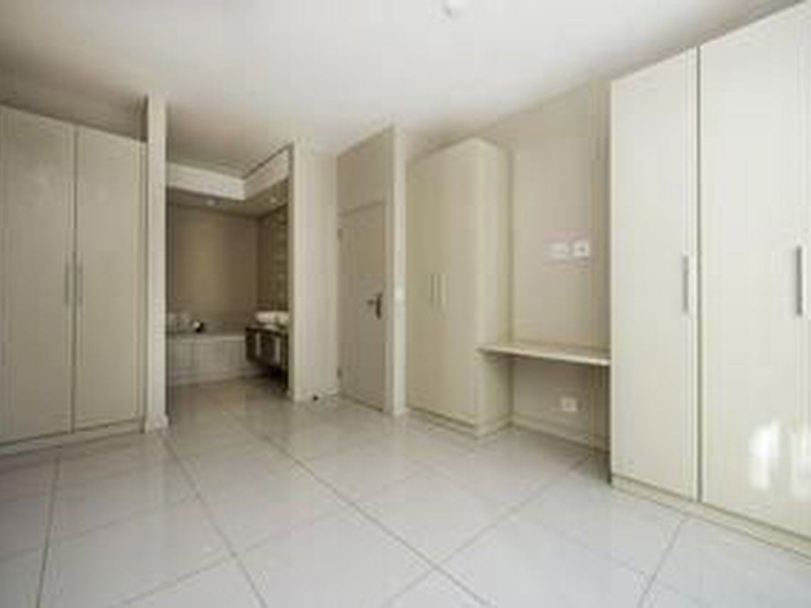 2 Bedroom Penthouse To Rent in Rosebank
