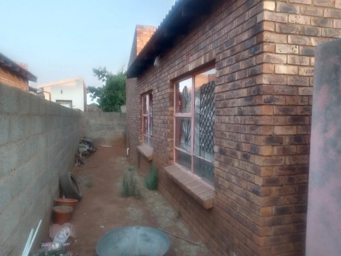 3 Bedroom House For Sale in Soshanguve South