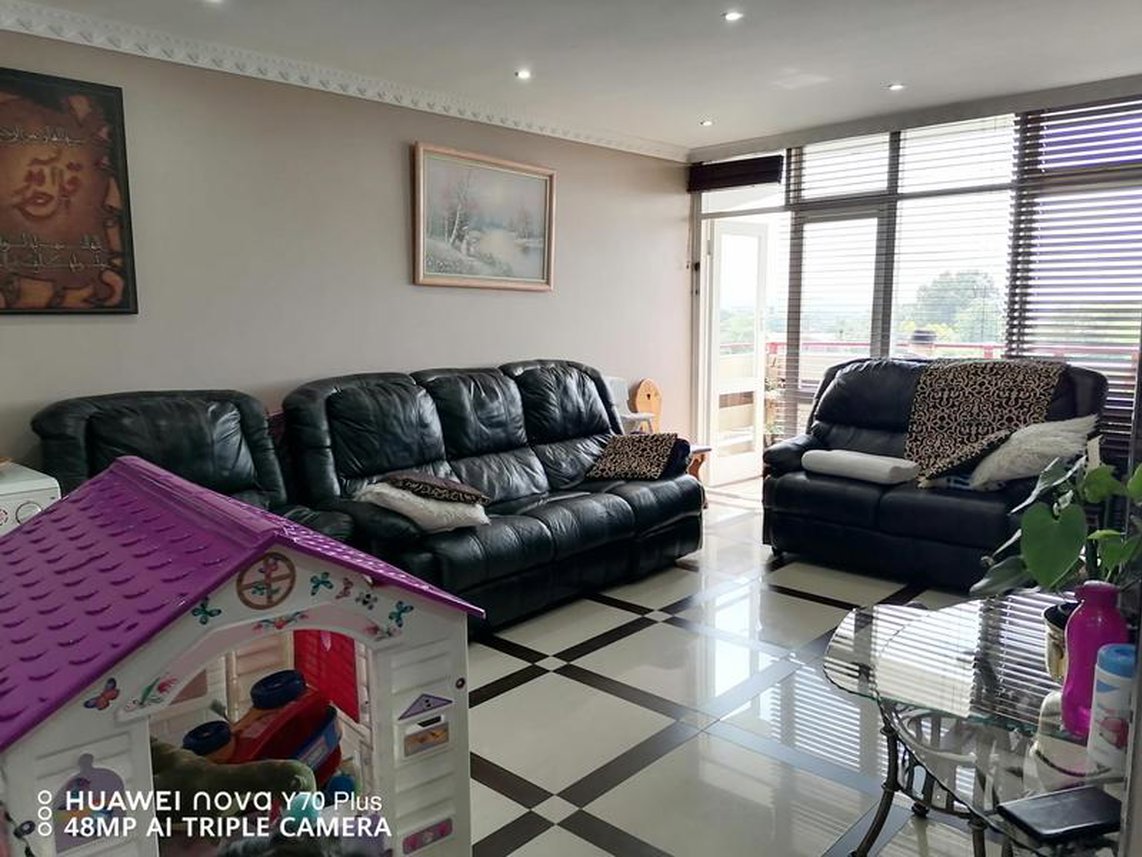 2 Bedroom Apartment For Sale in Pinetown