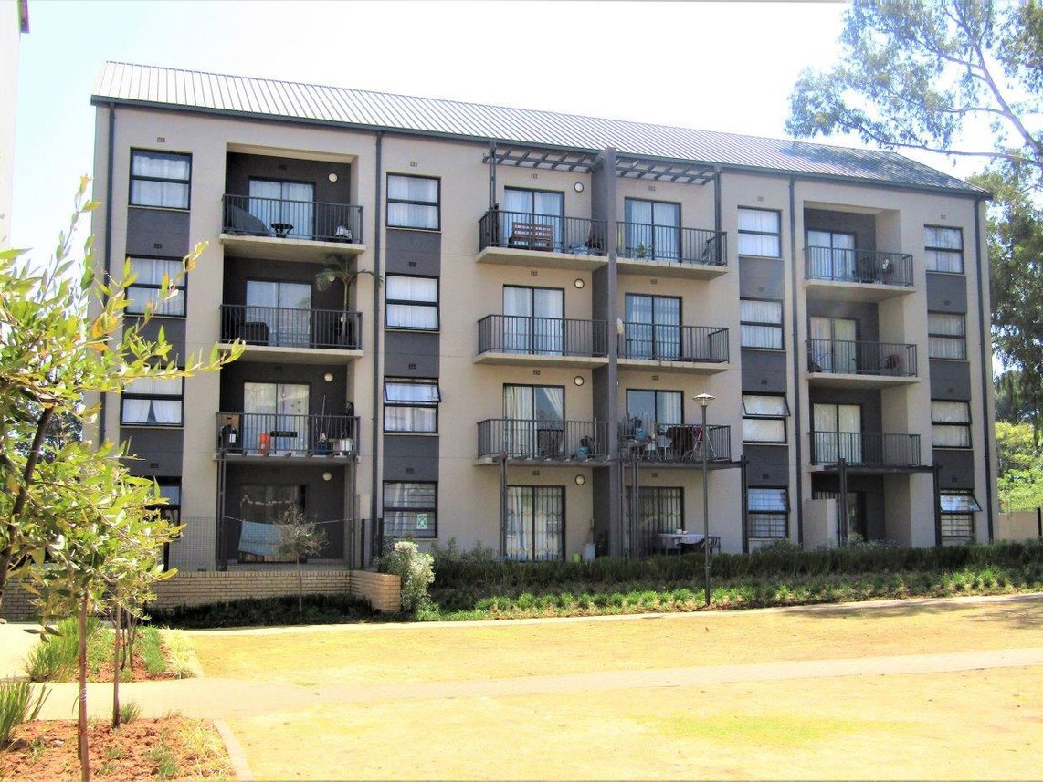2 Bedroom Apartment For Sale in Clubview