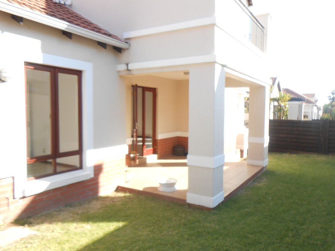3 Bedroom Townhouse To Rent in Sunninghill