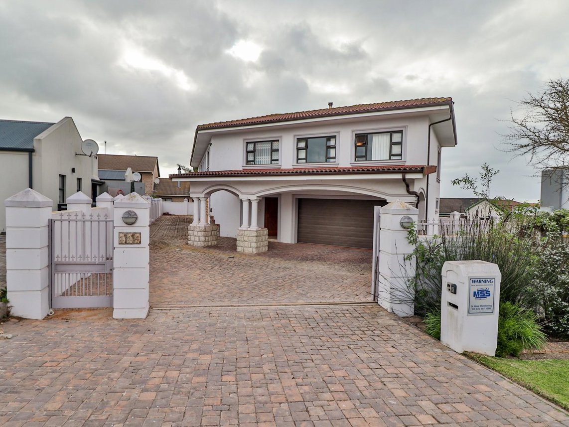 7 Bedroom House For Sale in Myburgh Park