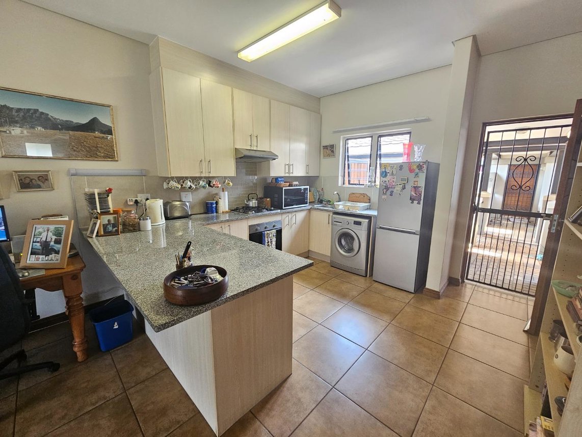 2 Bedroom Retirement Village For Sale in Zesfontein