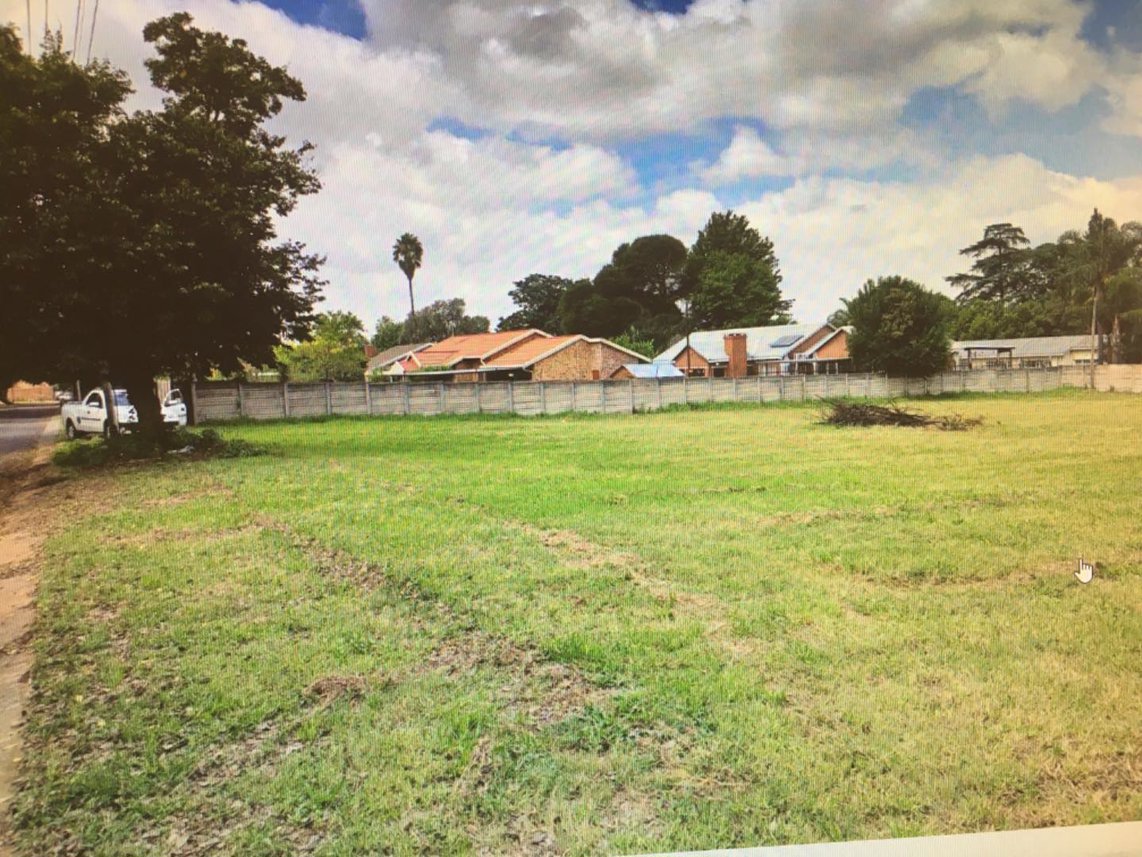 Vacant Land For Sale in Valhalla