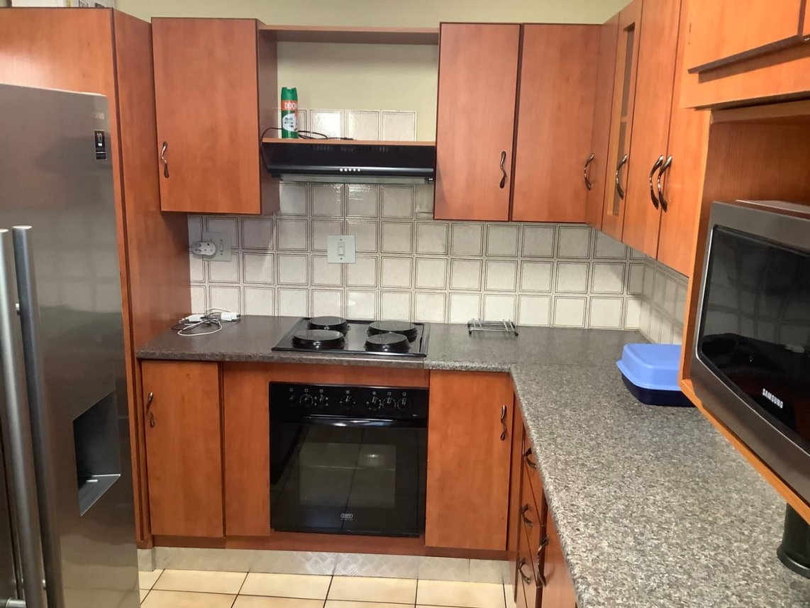 3 Bedroom Apartment For Sale in Rietfontein