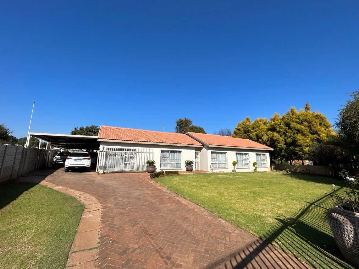 3 Bedroom House For Sale in Doringkloof