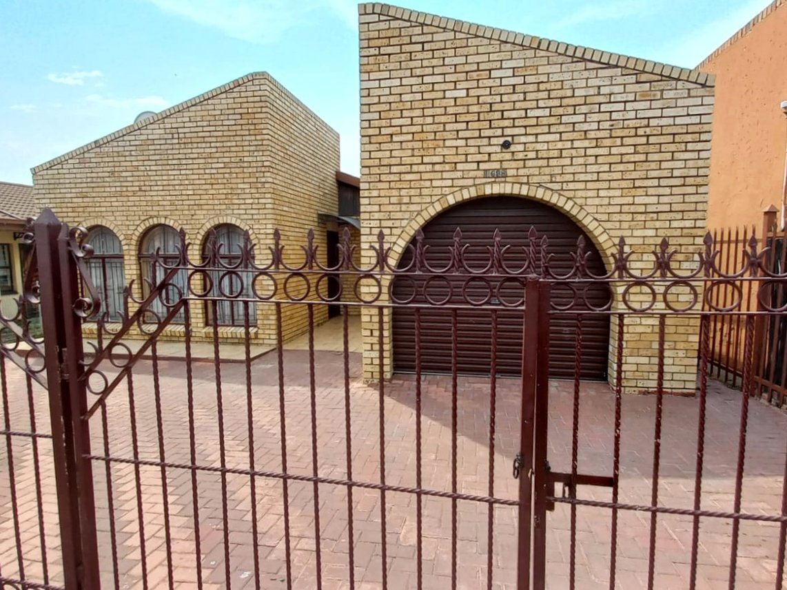 3 Bedroom House For Sale in Mangaung