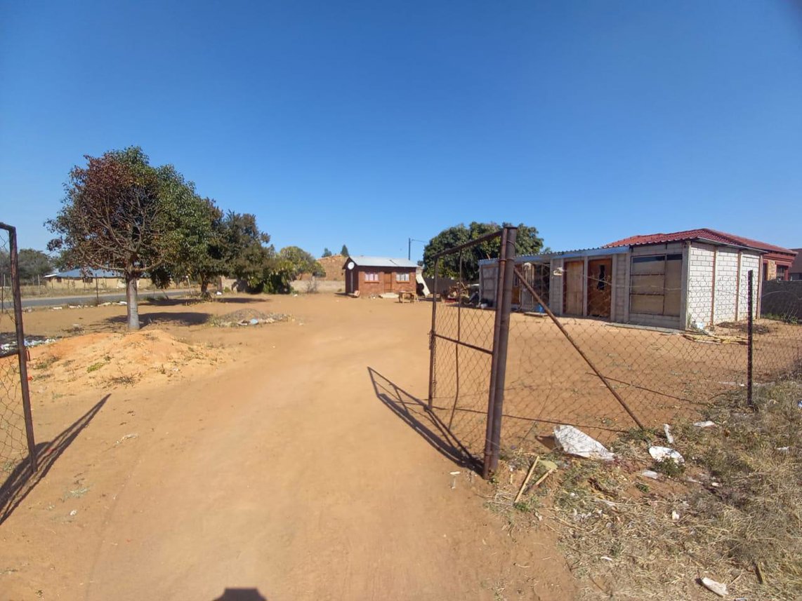 1 Bedroom House For Sale in Lethlabile
