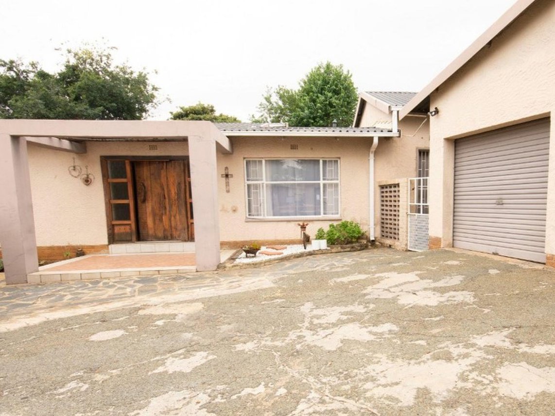 3 Bedroom House For Sale in Rensburg