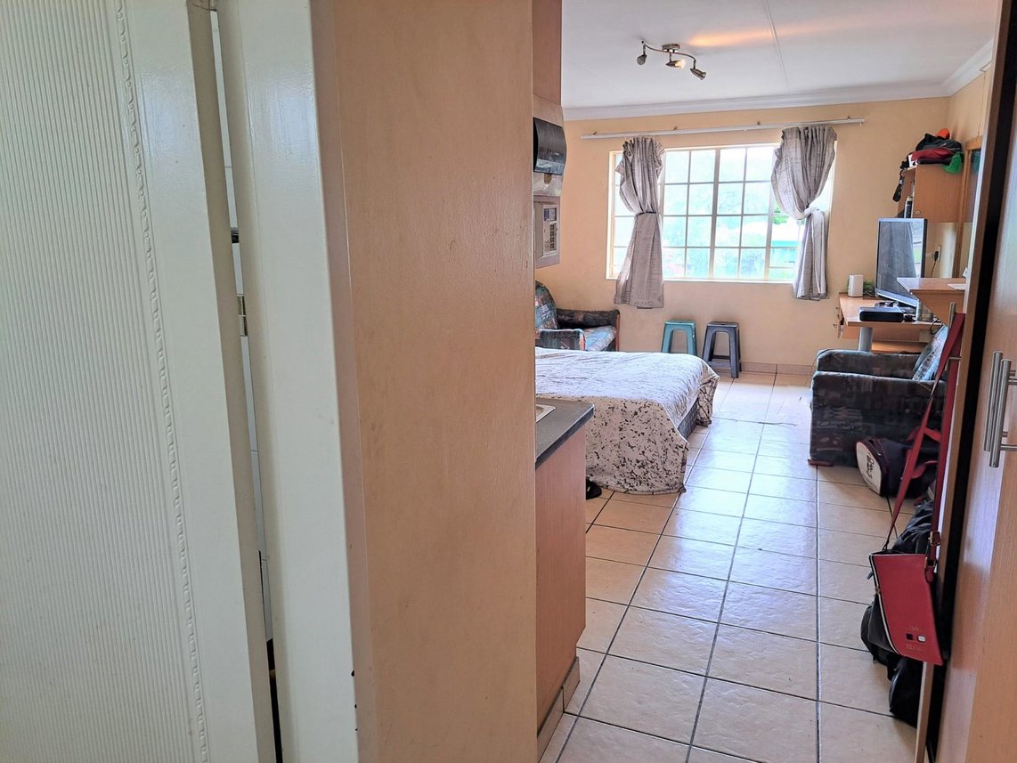 1 Bedroom Apartment For Sale in Rietfontein