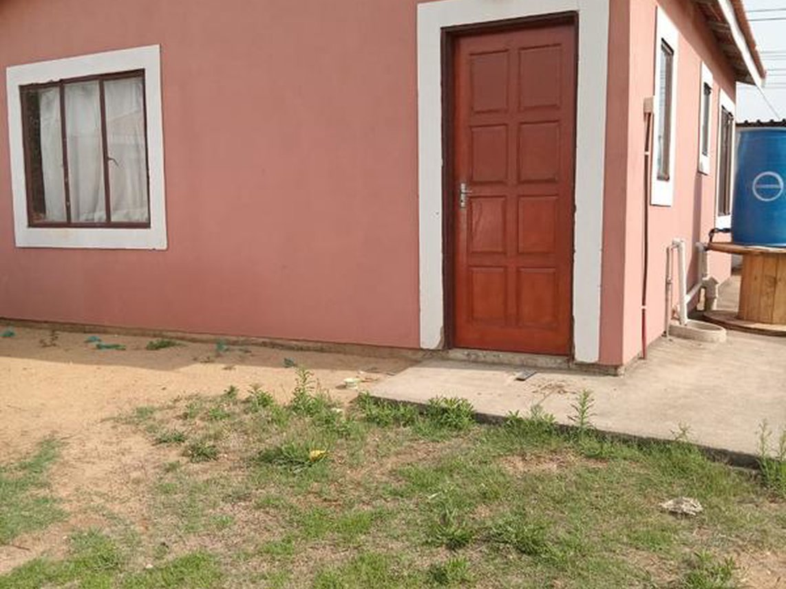2 Bedroom House For Sale in Olievenhoutbosch