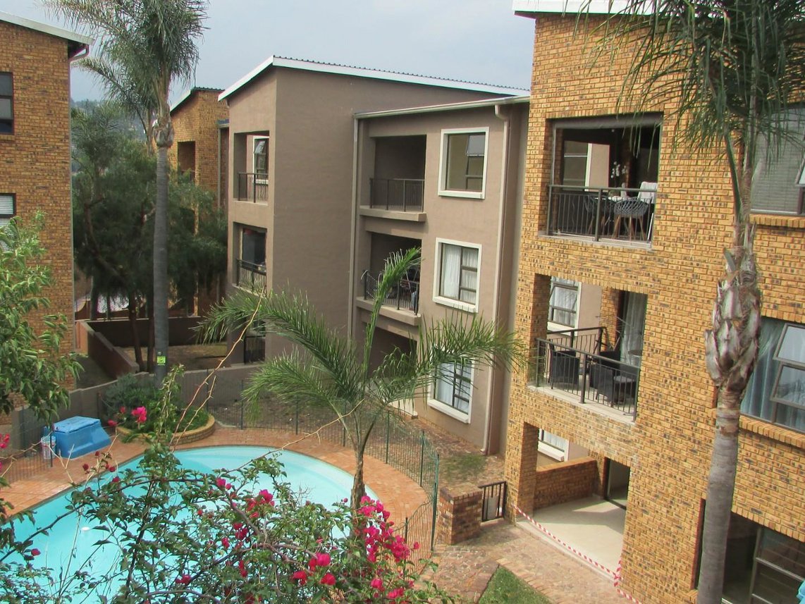 3 Bedroom Townhouse For Sale in Mulbarton