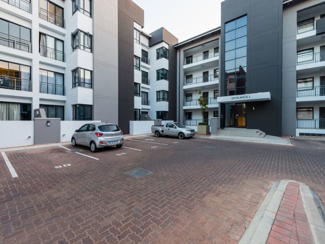 2 Bedroom Apartment For Sale in Rivonia