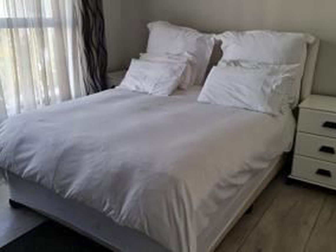 2 Bedroom Apartment To Rent in Greenstone Hill
