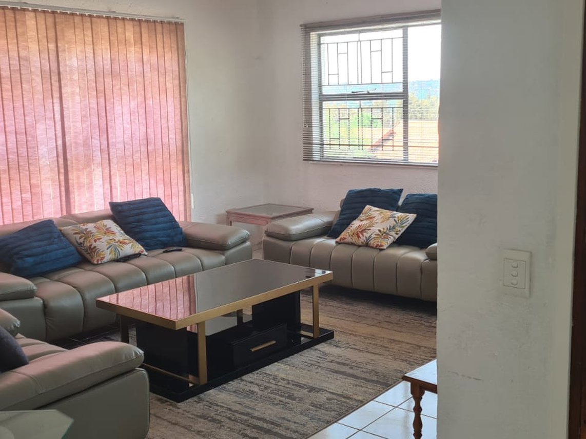 4 Bedroom Townhouse To Rent in Bruma