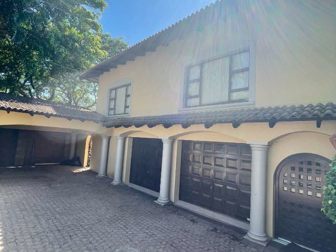 4 Bedroom House For Sale in Umhlanga