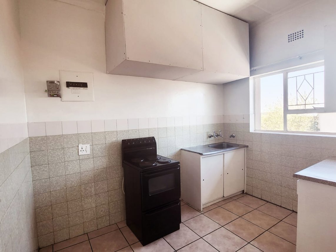 2 Bedroom Apartment To Rent in Witpoortjie