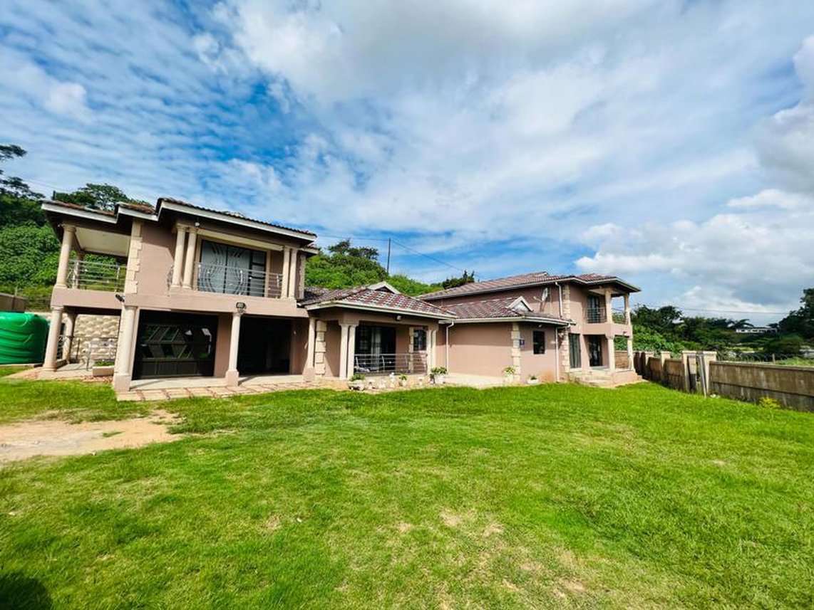 9 Bedroom House For Sale in Inanda