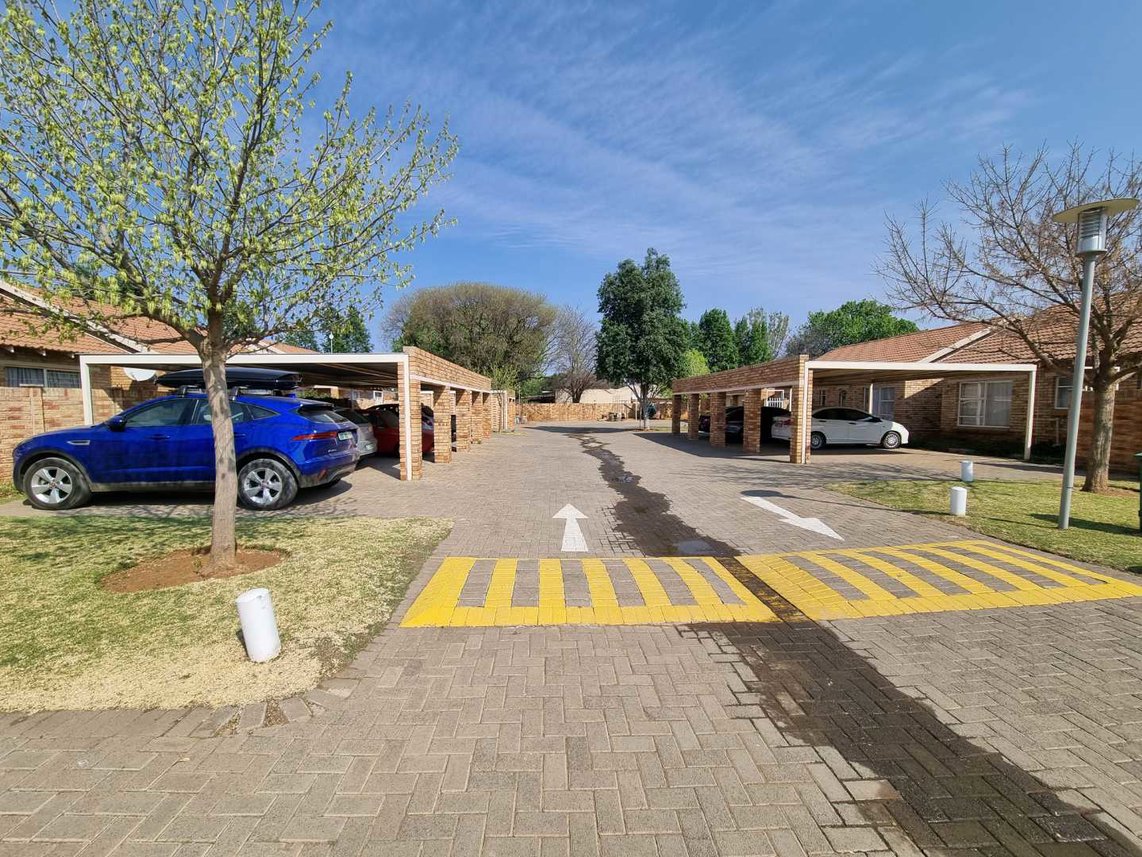 3 Bedroom Townhouse For Sale in Quaggafontein