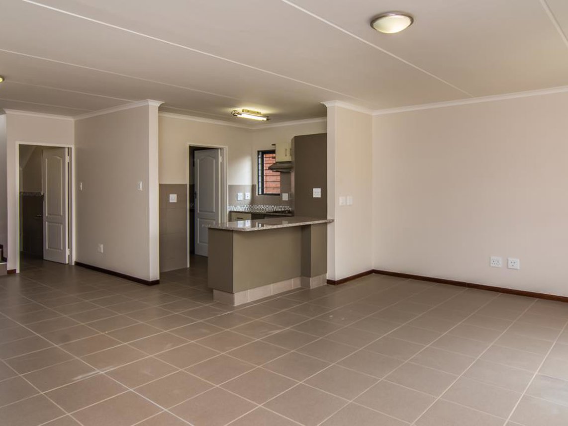 3 Bedroom Townhouse To Rent in Woodmead