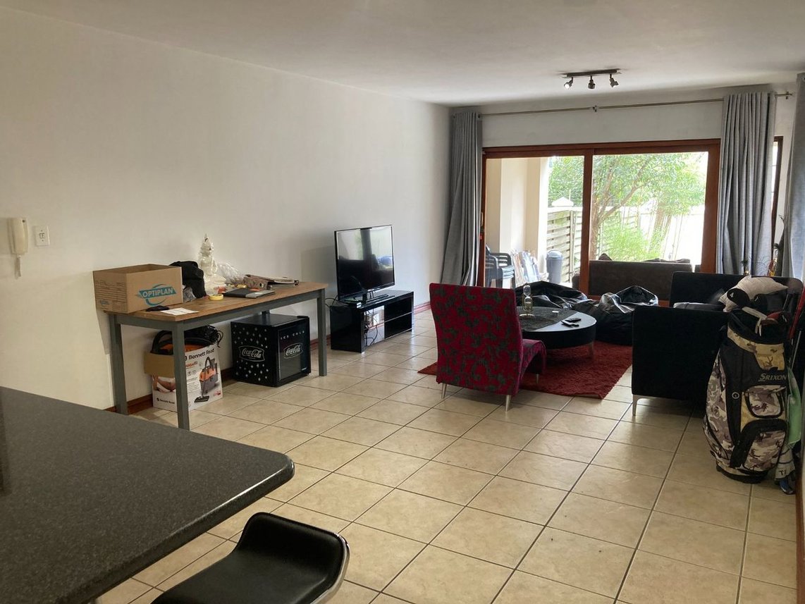2 Bedroom Flat For Sale in Woodmead