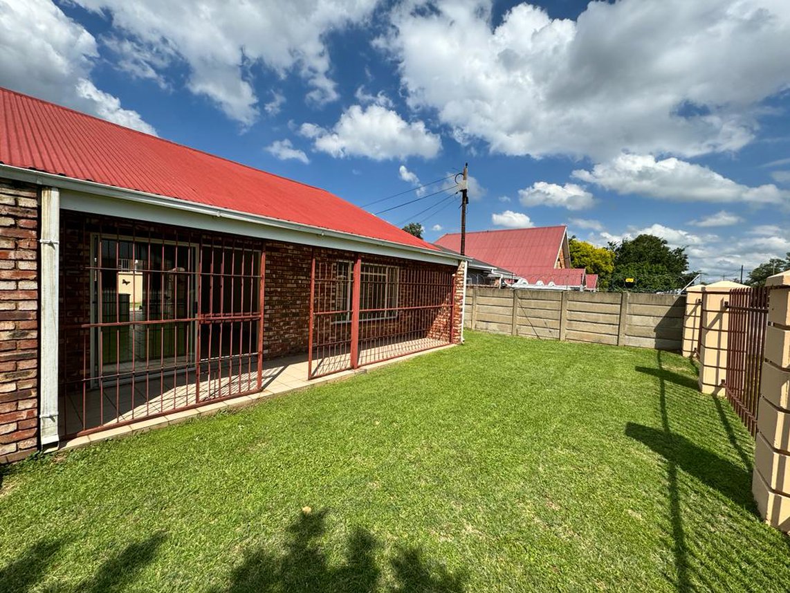 2 Bedroom Townhouse To Rent in Parys