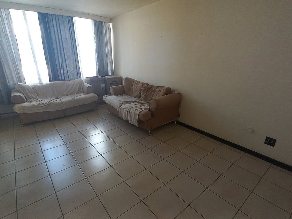 1 Bedroom Flat For Sale in Witpoortjie