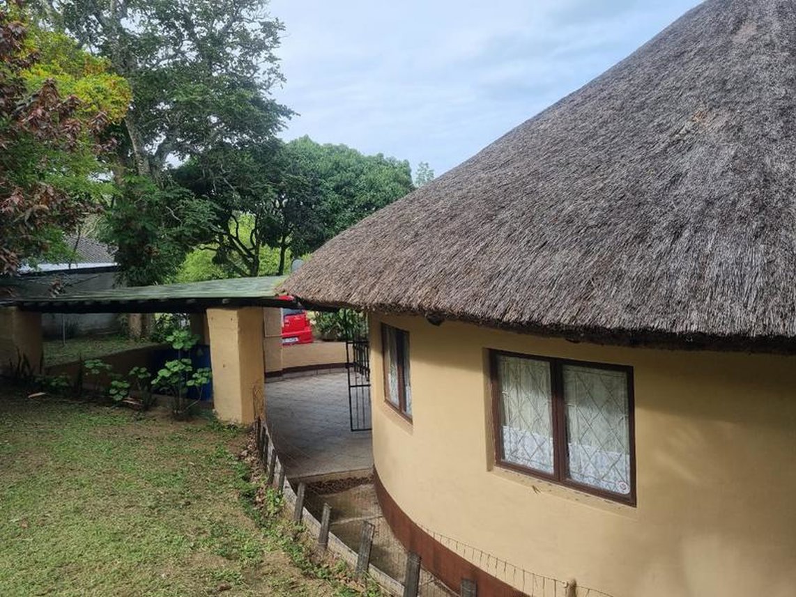 2 Bedroom Townhouse For Sale in Umtentweni