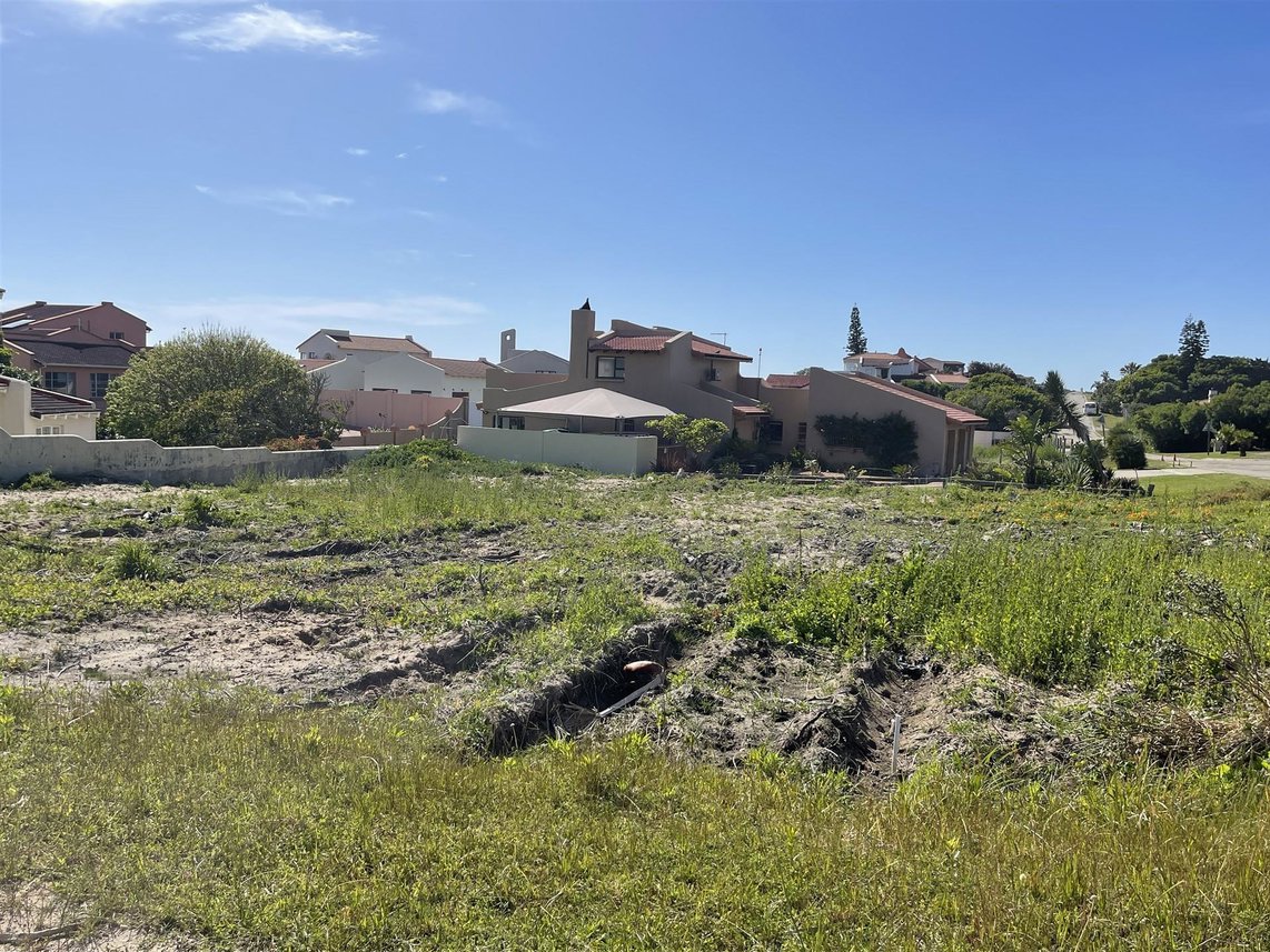Vacant Land For Sale in Santareme