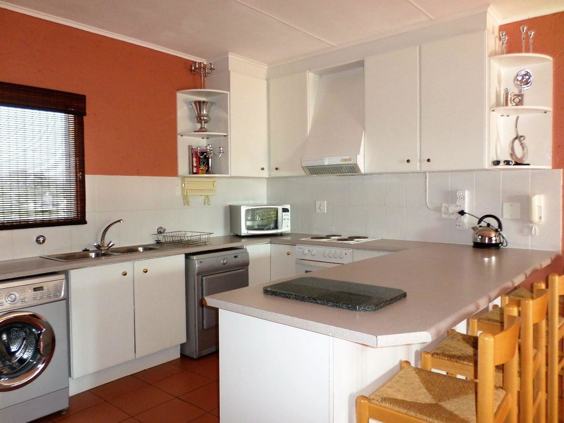 2 Bedroom Apartment For Sale in Hartbeespoort