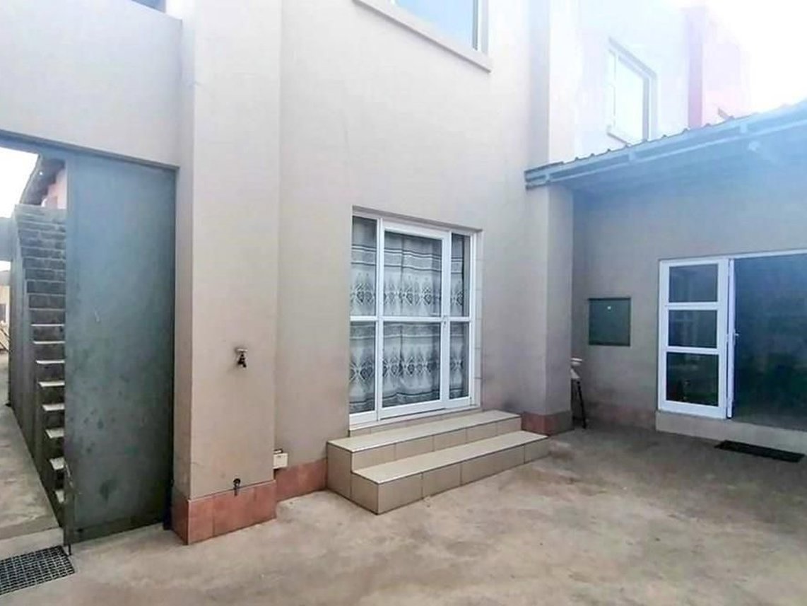 6 Bedroom House For Sale in Turffontein