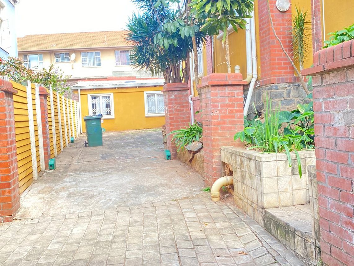 60 Bedroom Guesthouse/B&B For Sale in Musgrave