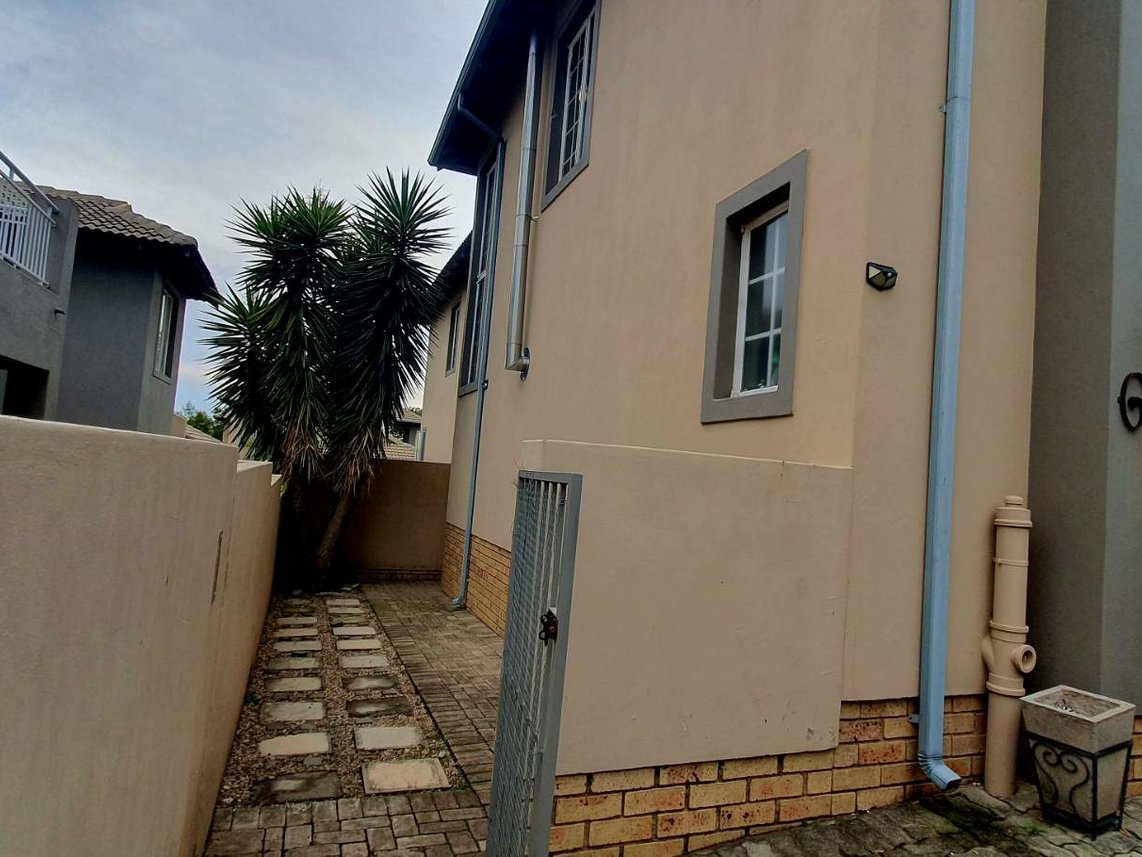 3 Bedroom Townhouse To Rent in Homes Haven