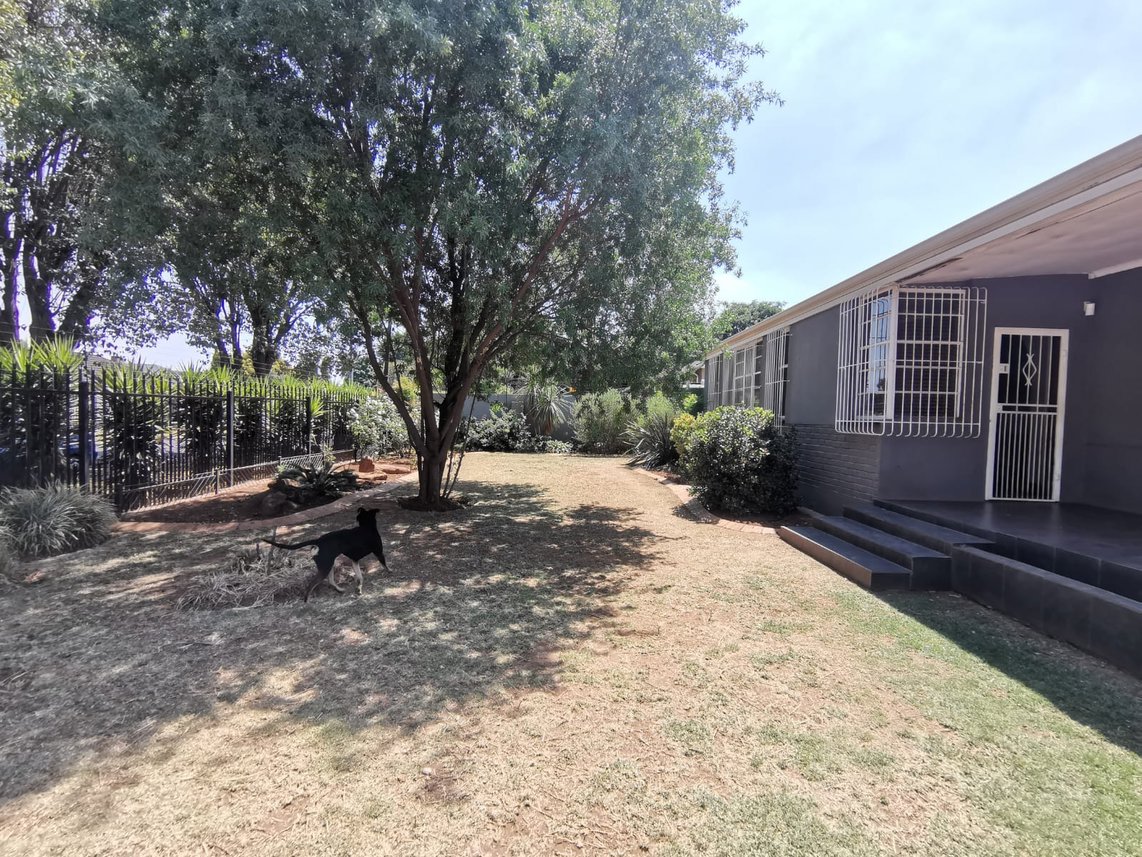 3 Bedroom House For Sale in Selection Park