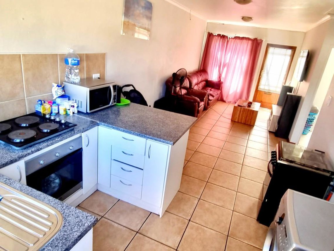 2 Bedroom Townhouse For Sale in Stellendale