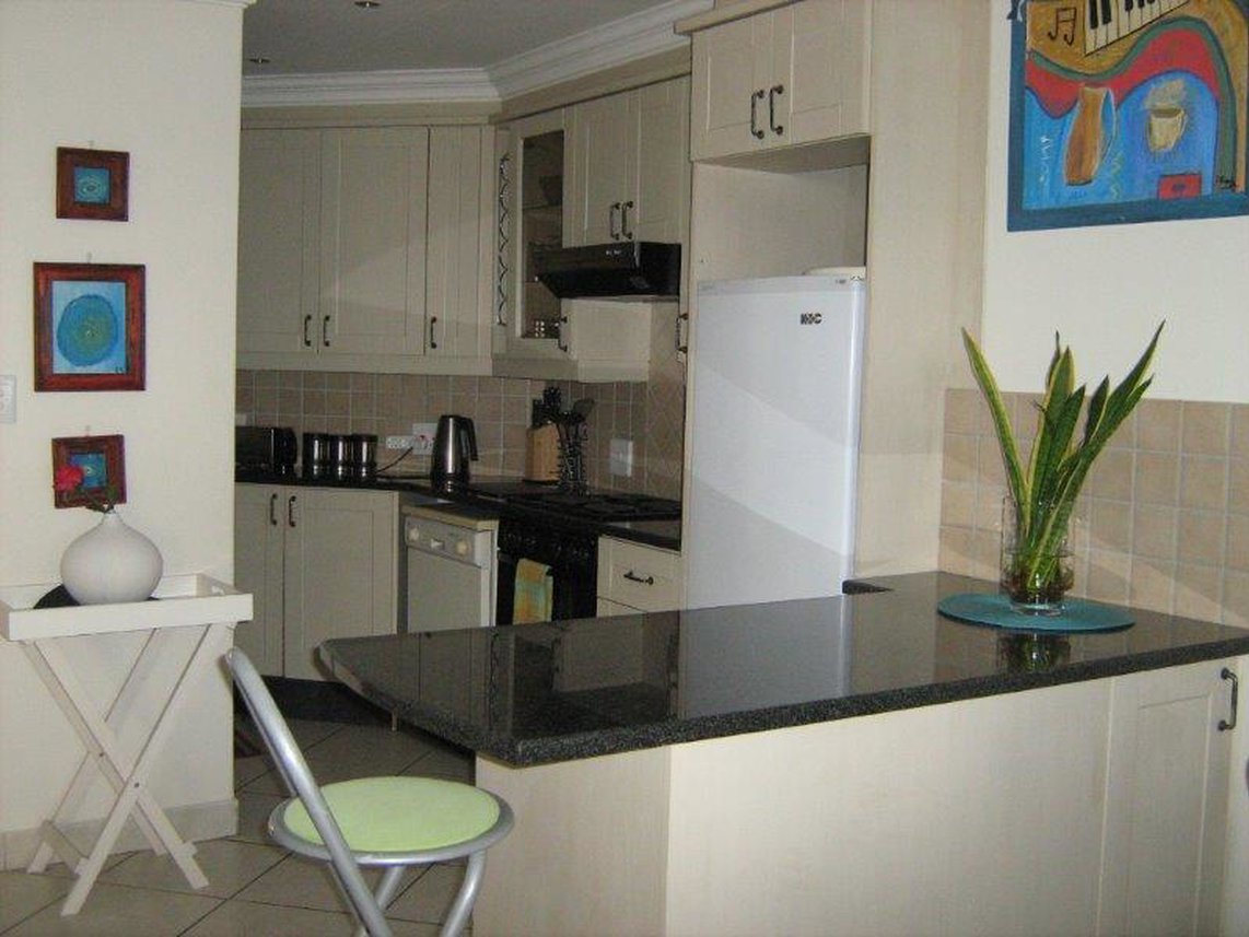 2 Bedroom Apartment For Sale in Central Jeffreys Bay