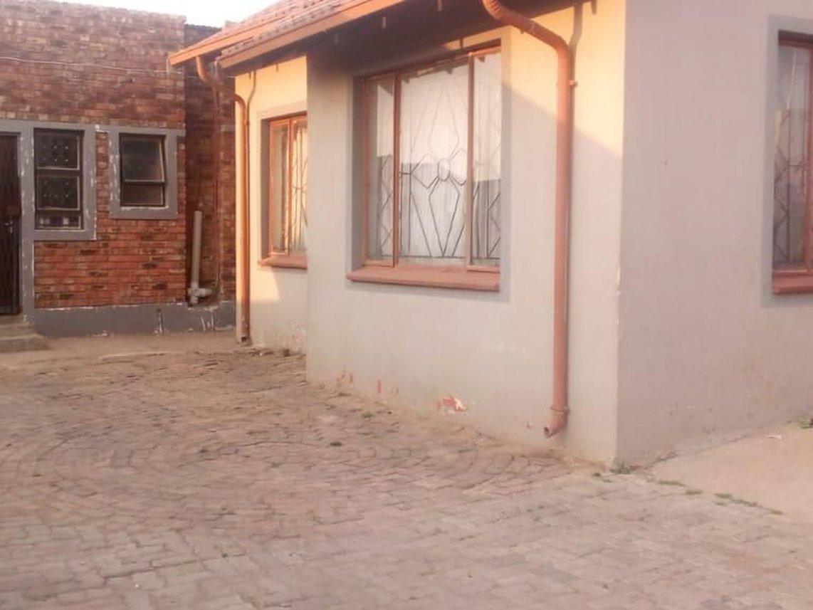 2 Bedroom House For Sale in Maokeng