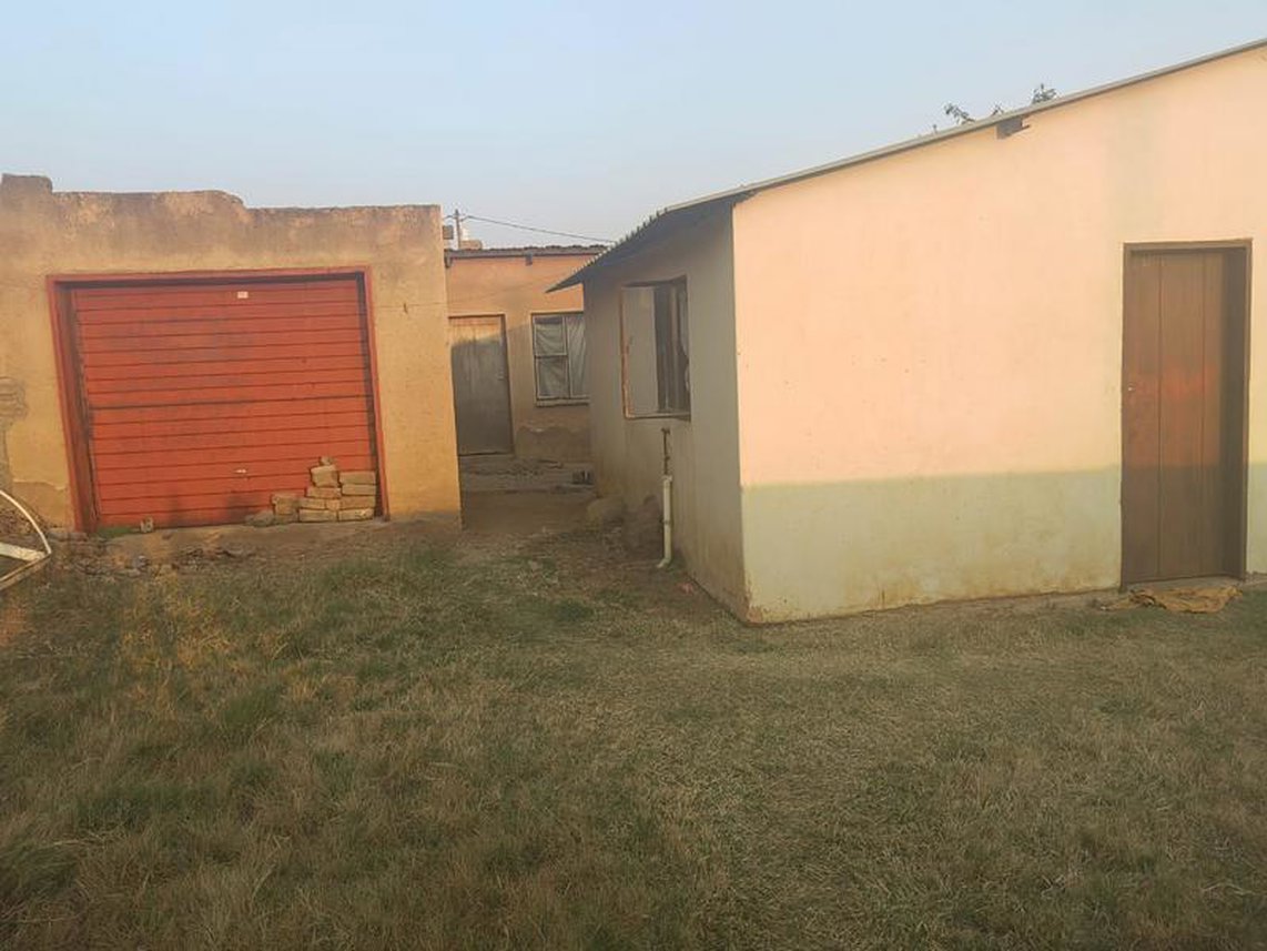 2 Bedroom House For Sale in Soshanguve South