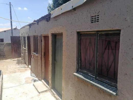7 Schlafzimmer Haus zum Kauf in Kaalfontein