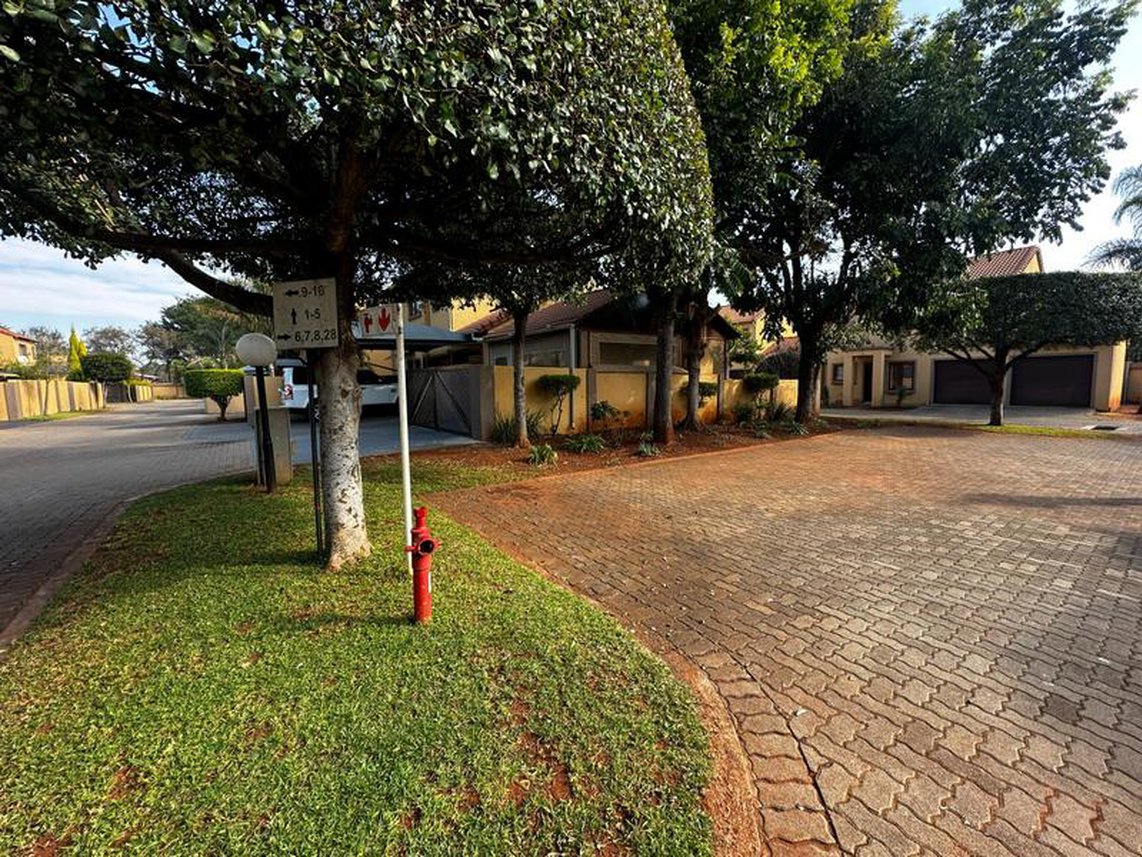 2 Bedroom Townhouse For Sale in Eldorette