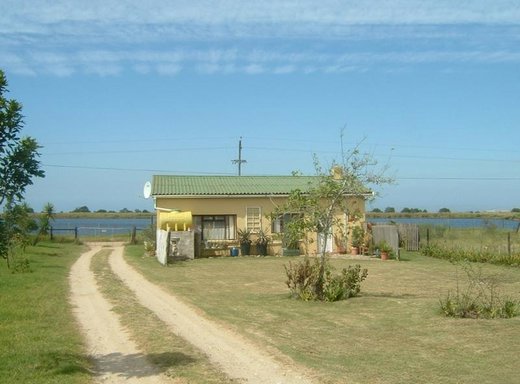 4 Schlafzimmer Kleinsiedlung zum Kauf in Groot Brakrivier Rural