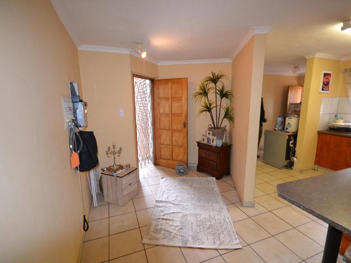 3 Bedroom Townhouse For Sale in Lydenburg