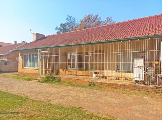 12 Schlafzimmer Haus zum Kauf in Rhodesfield