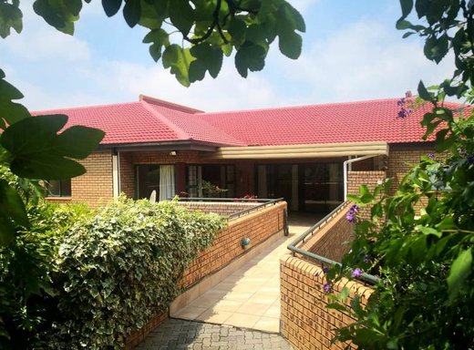 2 Schlafzimmer Haus zum Kauf in Pretoria East