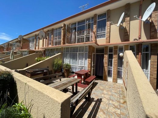 3 Schlafzimmer Wohnung zum Kauf in Krugersdorp North