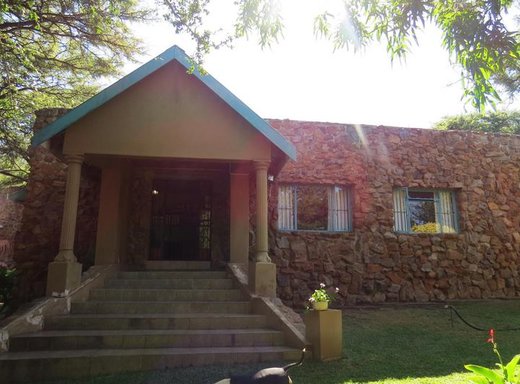 9 Schlafzimmer Kleinsiedlung zum Kauf in Mokopane Rural