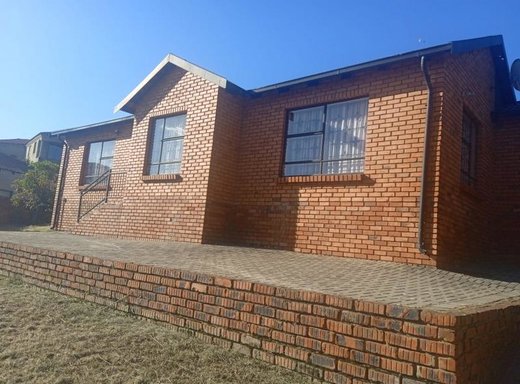 3 Schlafzimmer Haus zum Kauf in Pretoria East