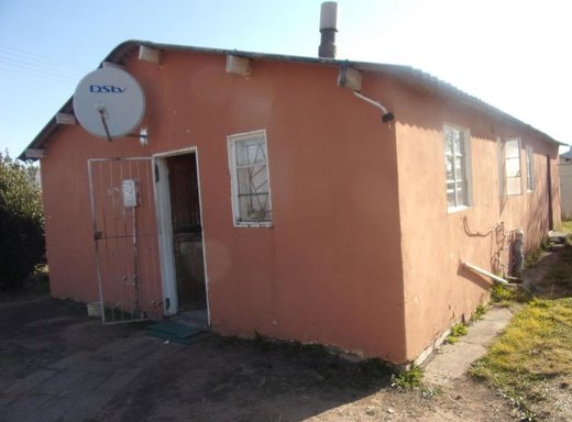 3 Schlafzimmer Haus zum Kauf in Ezibeleni